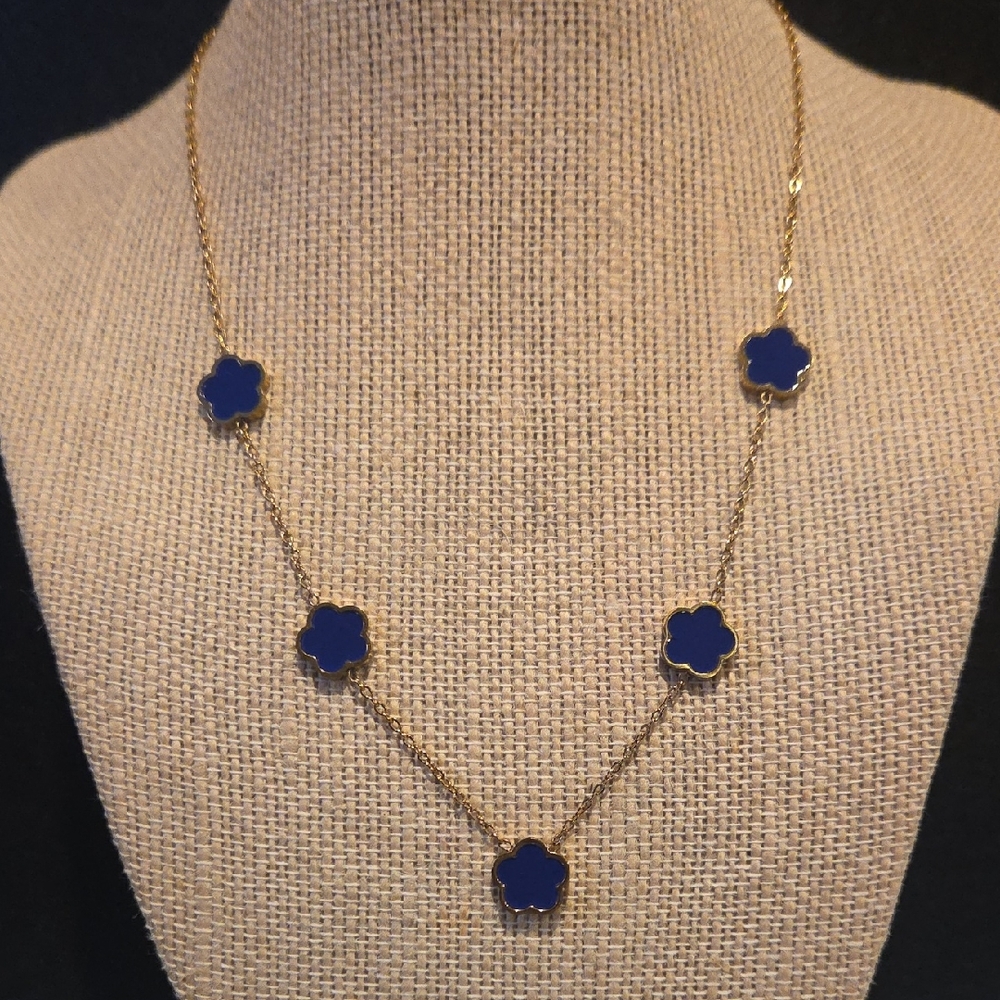 Elegant Gold and Blue Flower Necklace